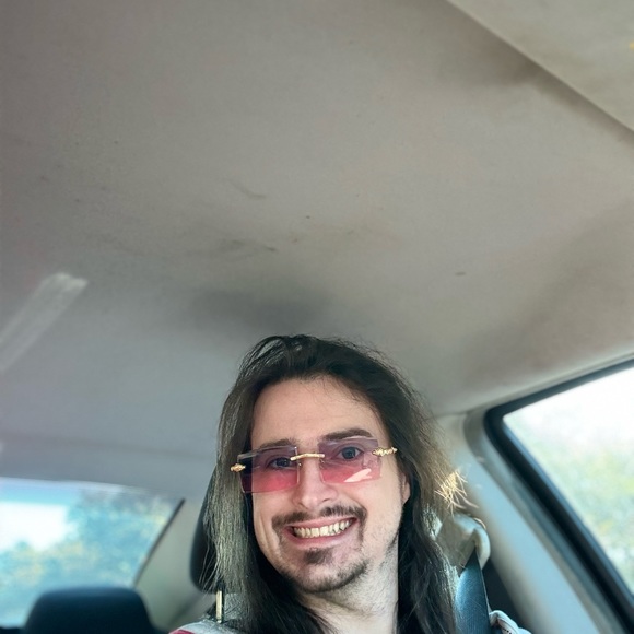 Meet your Posher, Chad - Picture 5 of 7